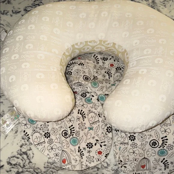 Boppy Nursing Pillow with White and Cream Pattern - Picture 3 of 6